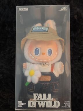 The Monsters 'Fall In Wild' LABUBU- White with Tan Hat-unopened